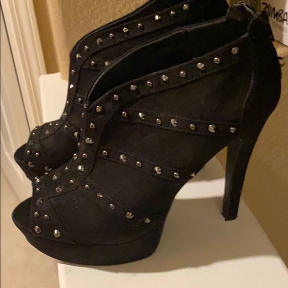 Guess heals - Picture 1 of 3